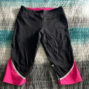 Victoria’s Secret Sport Capri leggings size Large